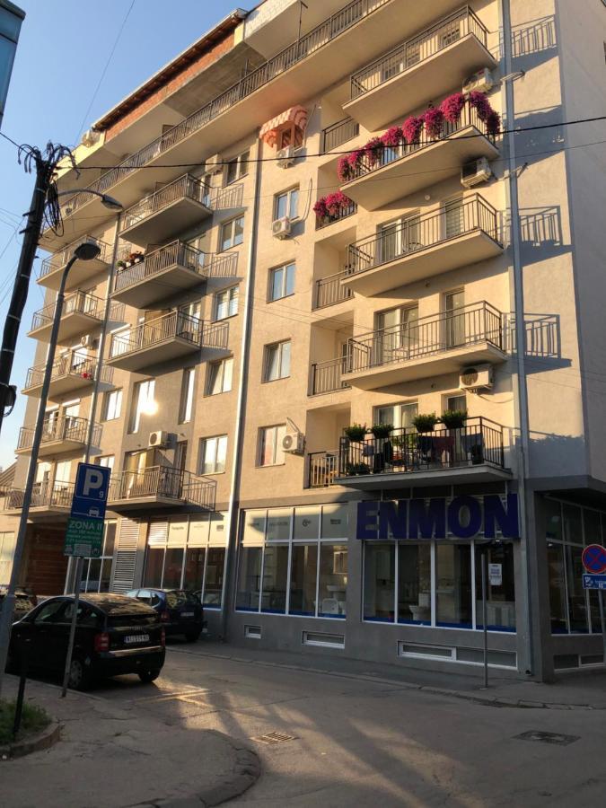 Mirkovic Lux *